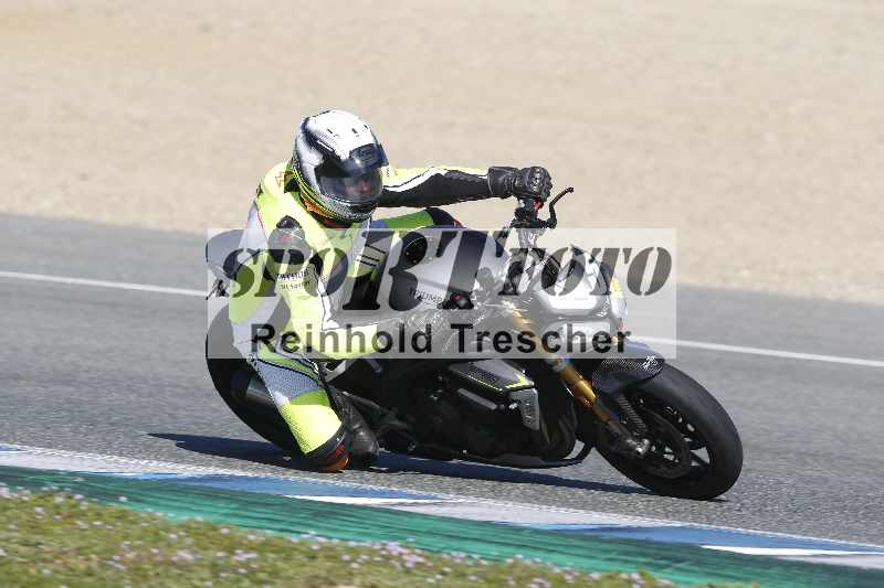 /Archiv-2024/02 29.01.-02.02.2024 Moto Center Thun Jerez/Gruppe gruen-green/65